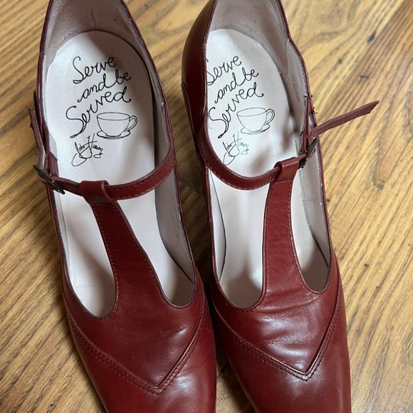 Fluevog Teapot Sencha t-strap heels, Cherry red, 7.5 - Picture 4 of 10